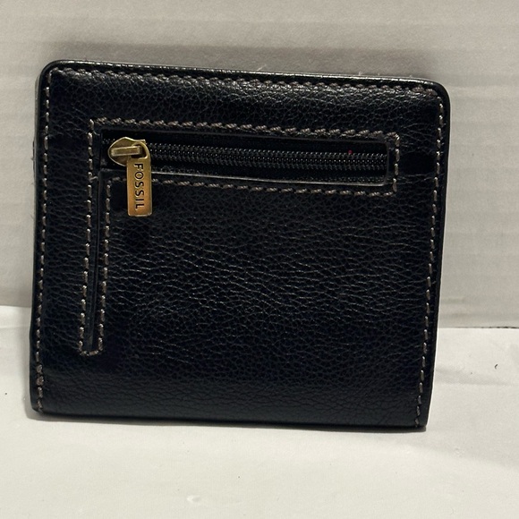 Small Black Fossil Leather Wallet - Picture 2 of 10